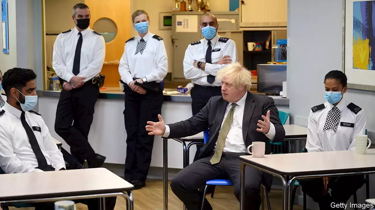 Who can force Boris Johnson from office?