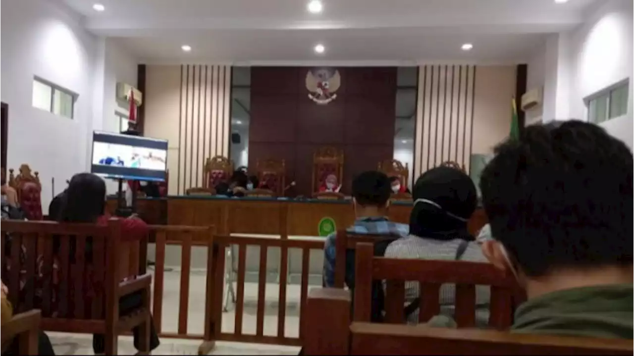 Bupati Bintan Nonaktif Apri Sujadi Divonis Lima Tahun Penjara