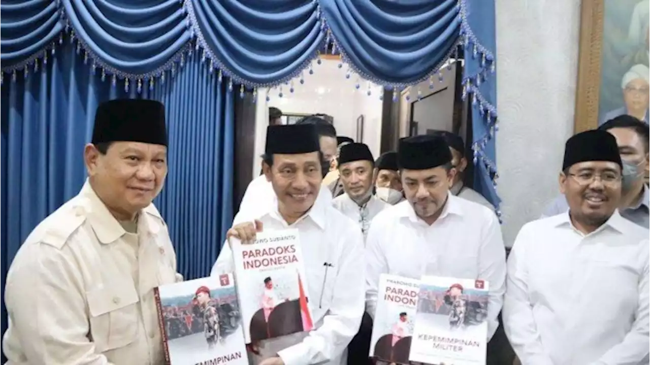 Ning Sus Sakit, Prabowo Langsung Menjenguk ke Pesantren Genggong