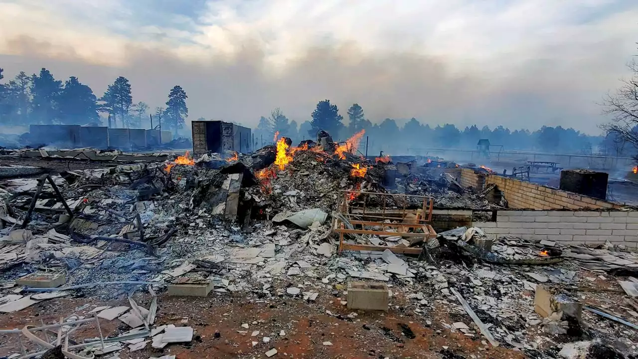 Forecasters: Strong wind could lead to explosive fire growth