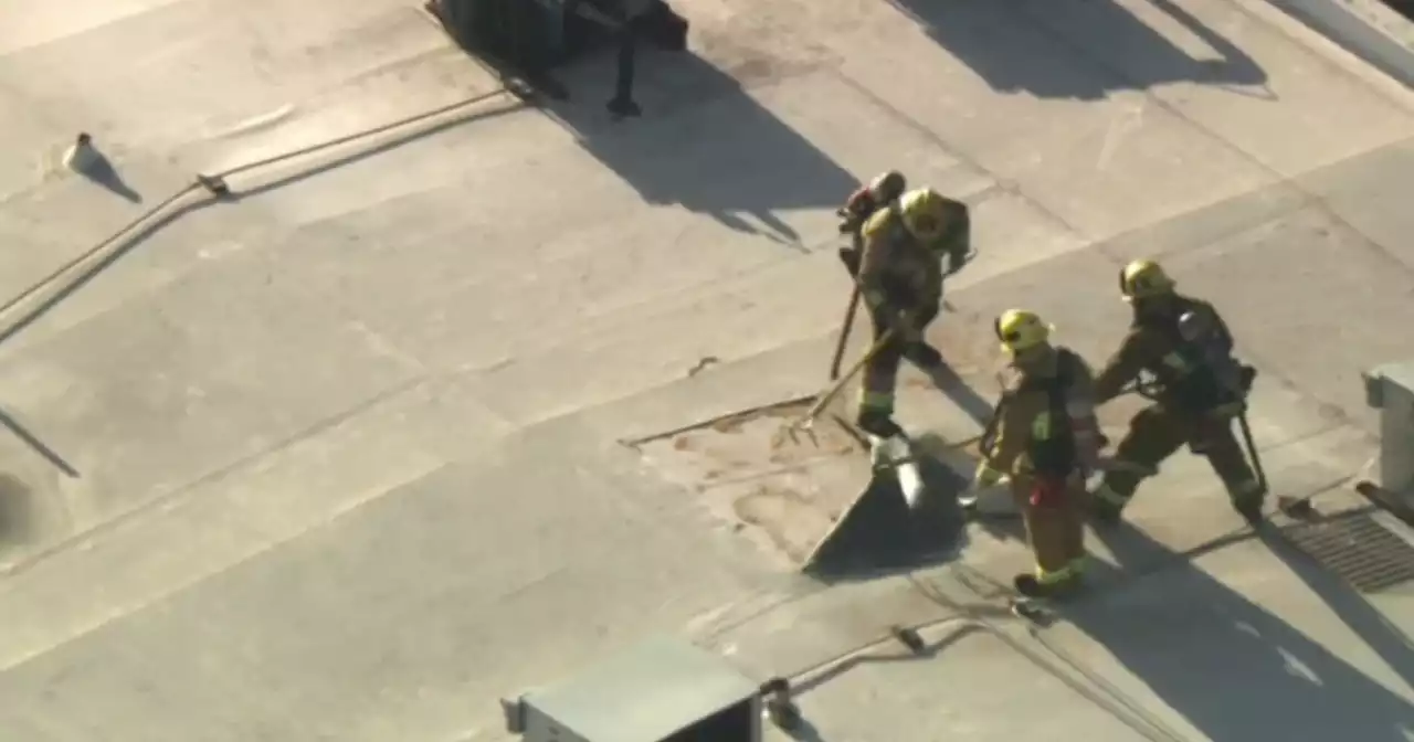 RV, one other vehicle destroyed in DTLA fire that threatened nearby buildings