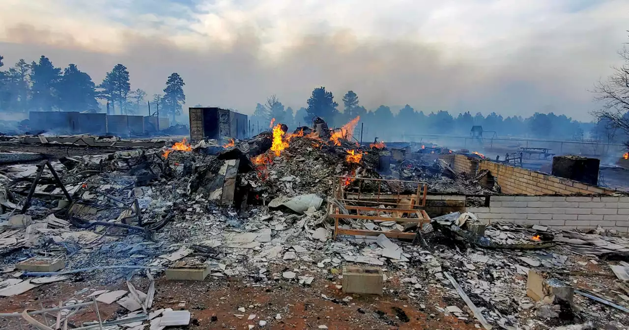 Strong winds could spark explosive growth of large Tunnel Fire in Arizona