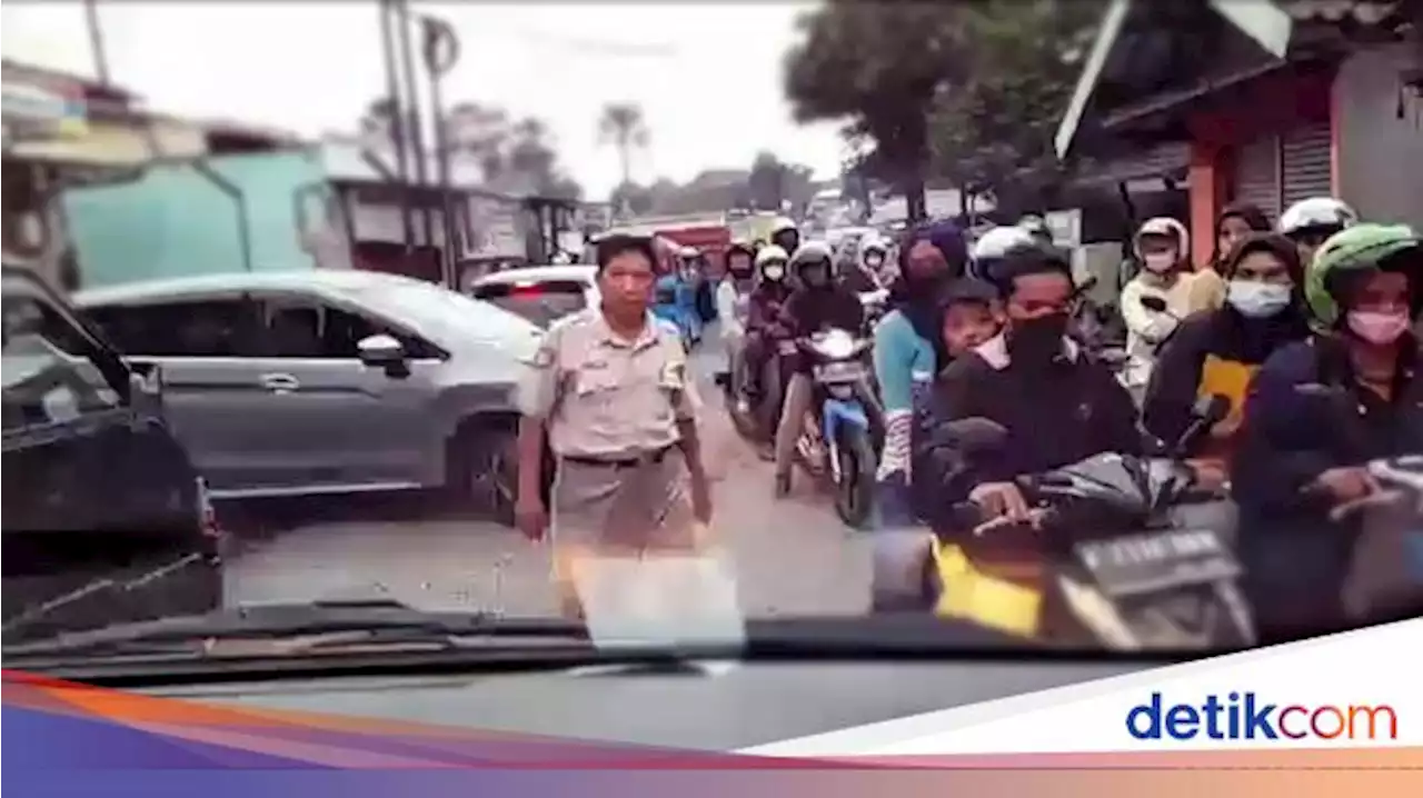 ASN Polres Sukabumi Halangi-Gebrak Ambulans Bakal Disanksi