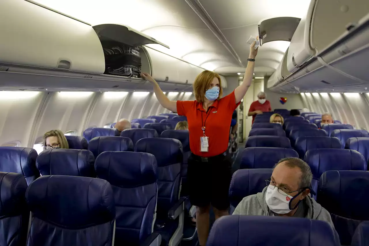 Some airlines letting passengers banned for mask violations back onboard