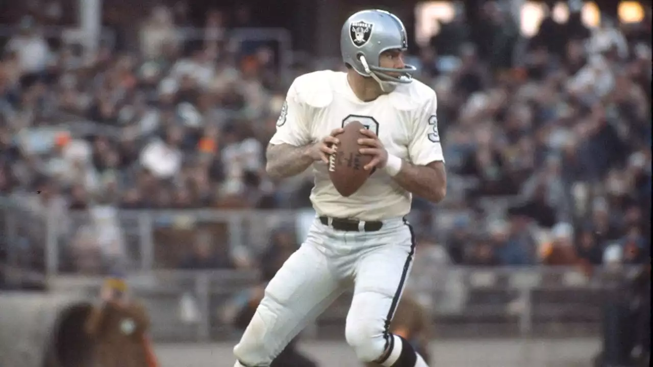 Raiders Legendary QB Daryle Lamonica, 'The Mad Bomber', Dies At 80