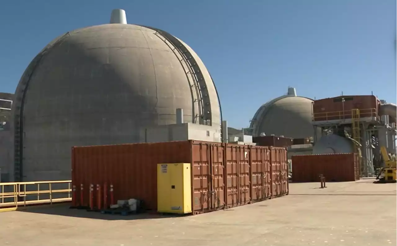 The US Energy Secretary takes a tour of San Onofre Nuclear Power Plant -