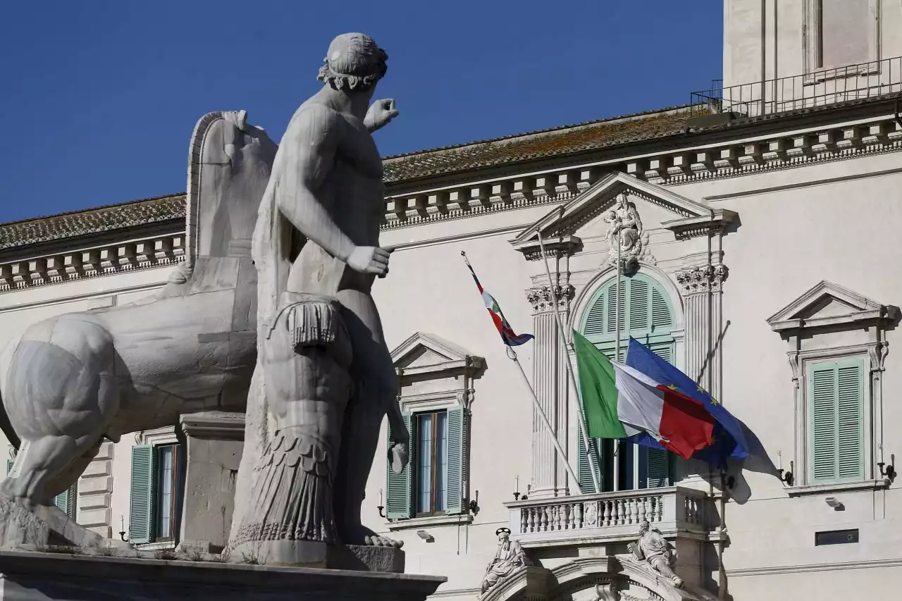 I finti pacifisti | La lezione di Mattarella contro l’equidistanza di fronte all’aggressione russa - Linkiesta.it