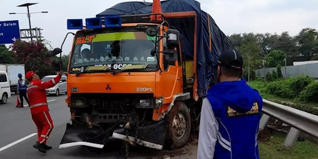 Sempat Macet Imbas Truk Terperosok, Lalin Tol Sedyatmo Arah Bandara Kembali Lancar | merdeka.com