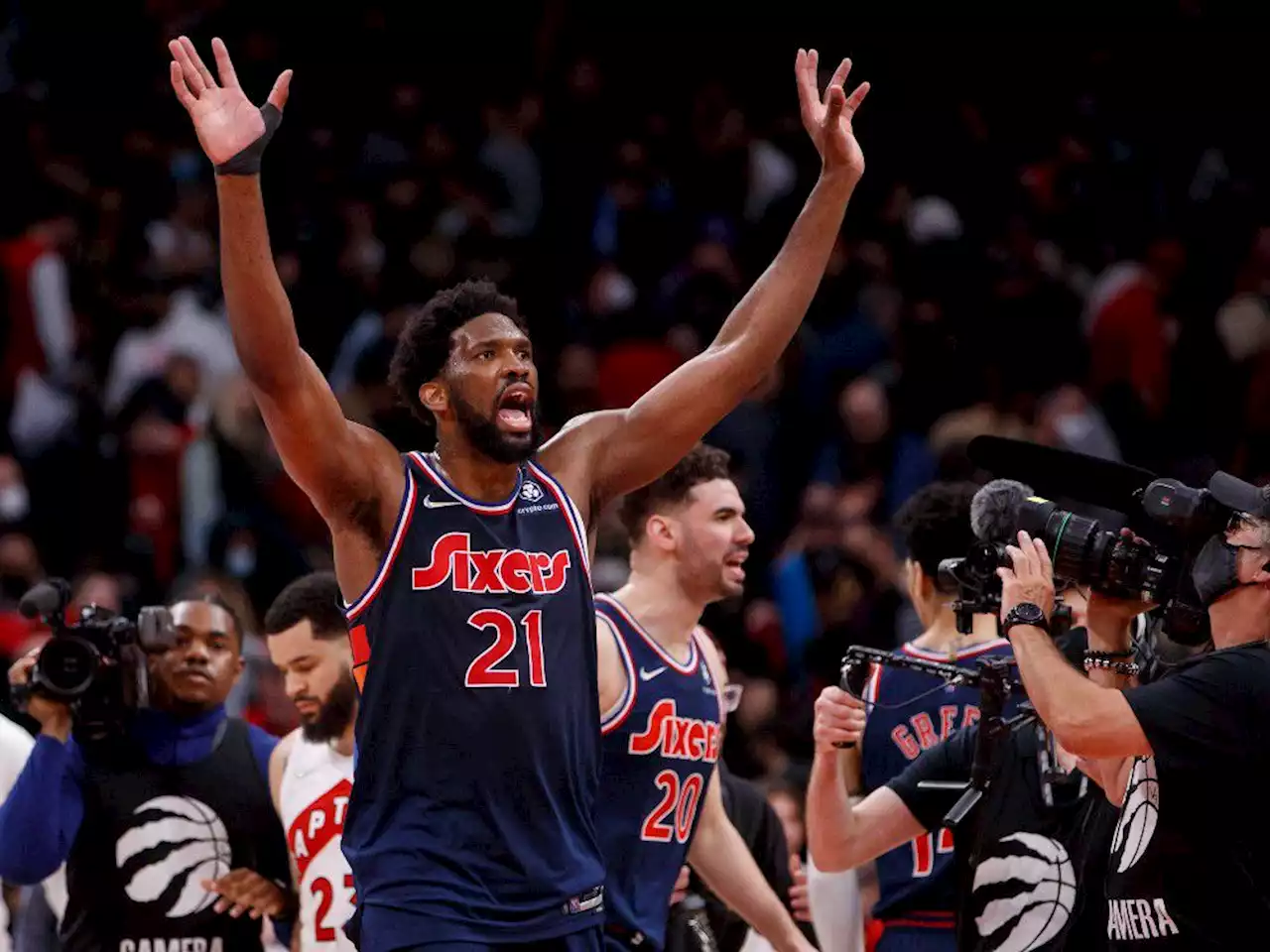 Scott Stinson: Four years after a Game 3 dagger, the Toronto Raptors suffer another kill shot