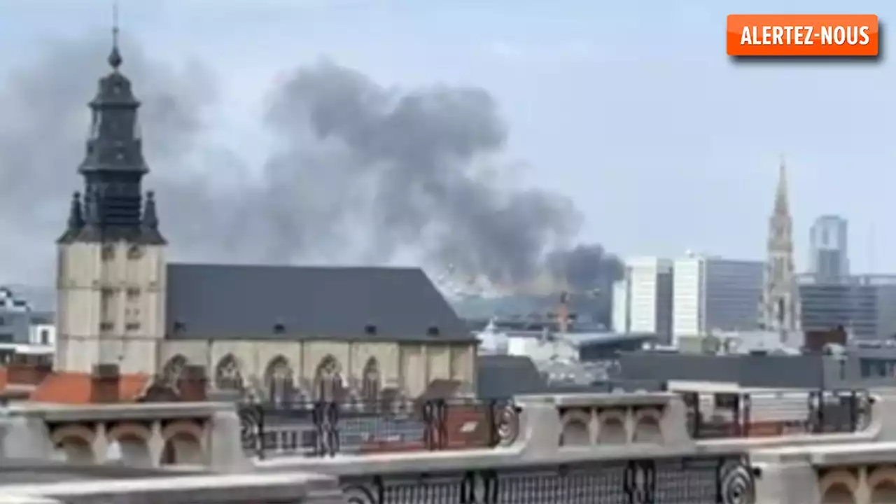 Colonne de fumée noire dans le ciel de Bruxelles: un incendie s'est déclaré rue du Magasin