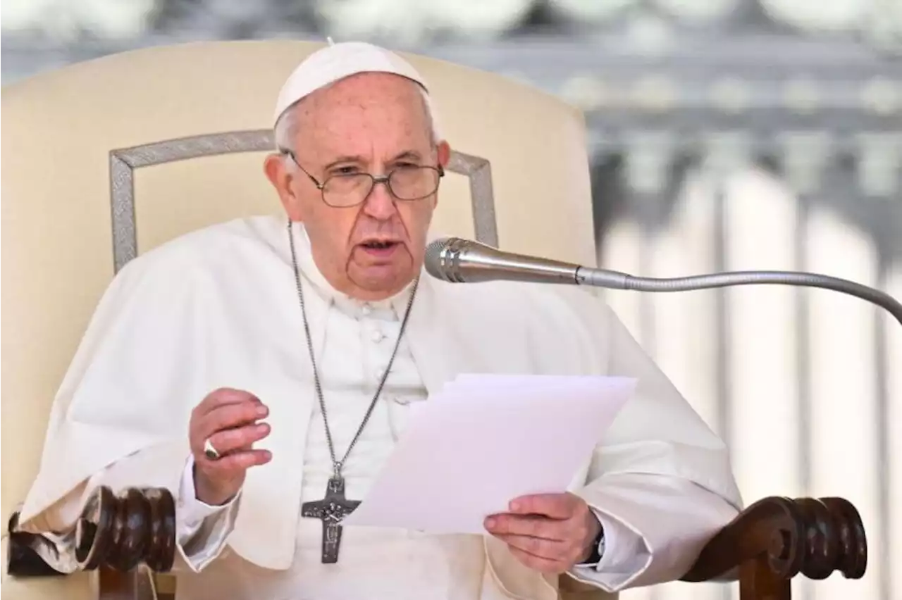 Pope Francis defends decision not to name Putin in condemnations of war in Ukraine