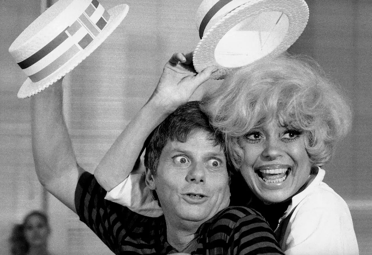 Robert Morse, Tony-winning comic actor, dies at 90