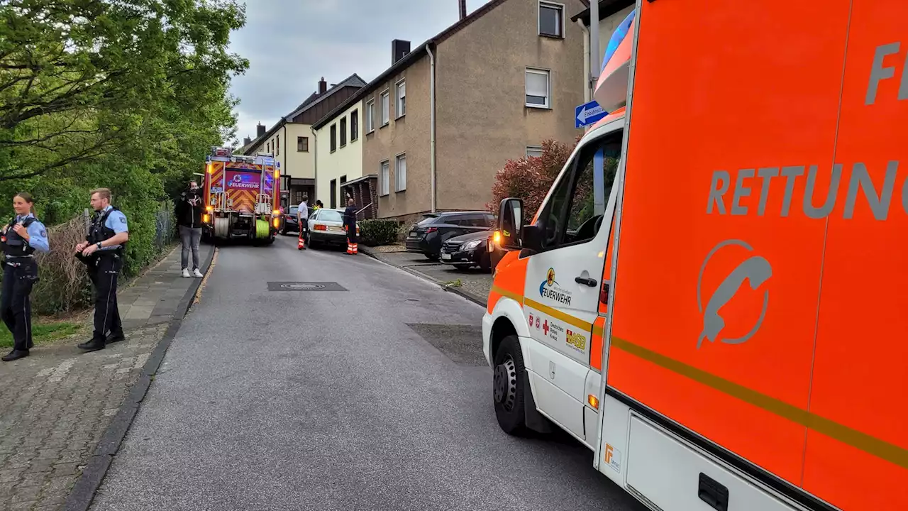 Sturz von Laubengang: Toter und mehrere Verletzte in Mönchengladbach