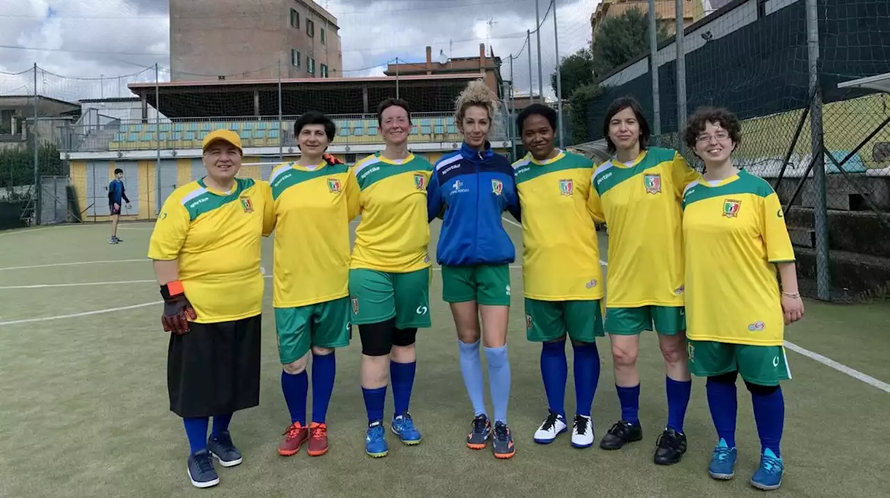 Las monjas se suben el hábito para jugar al fútbol en Italia