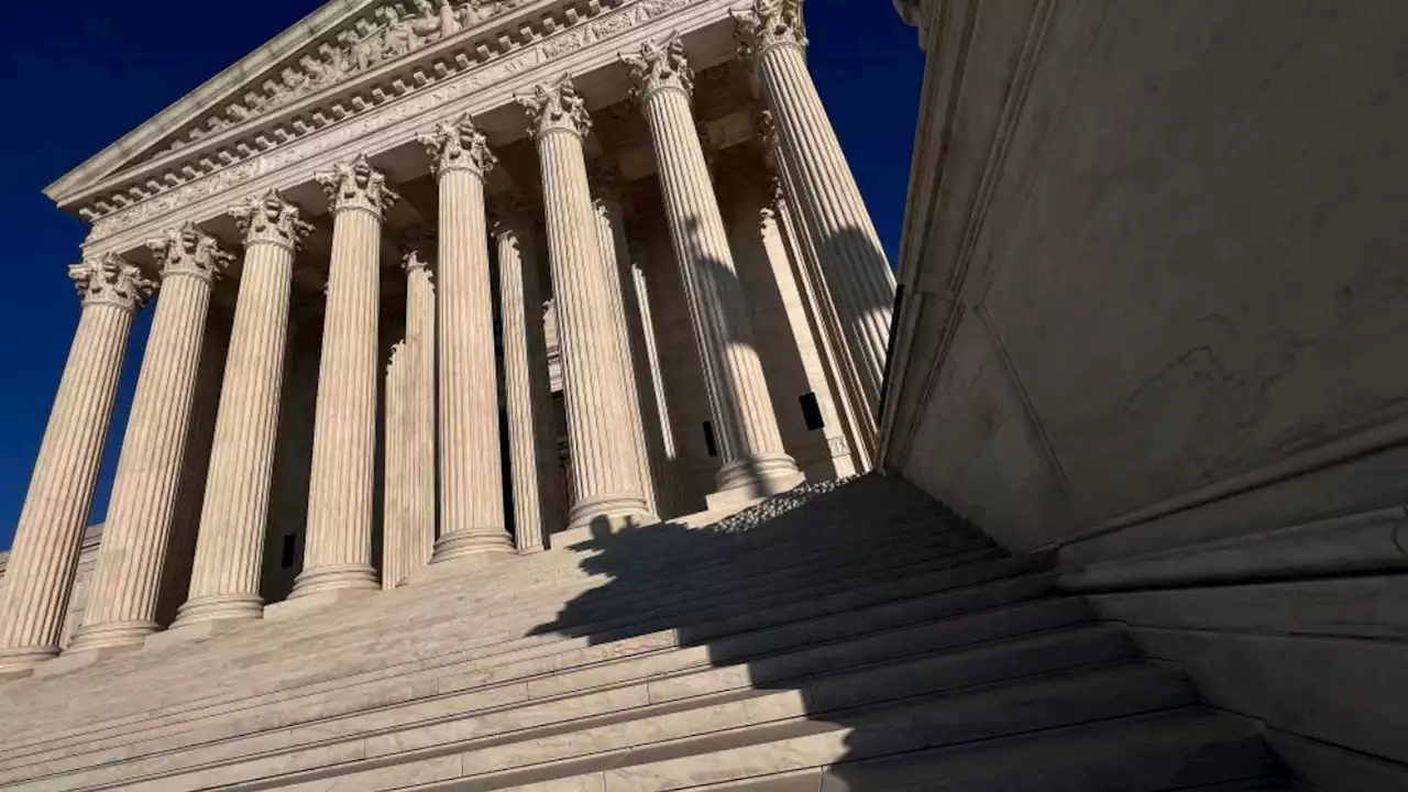 Man attempts to set himself on fire on steps of Supreme Court