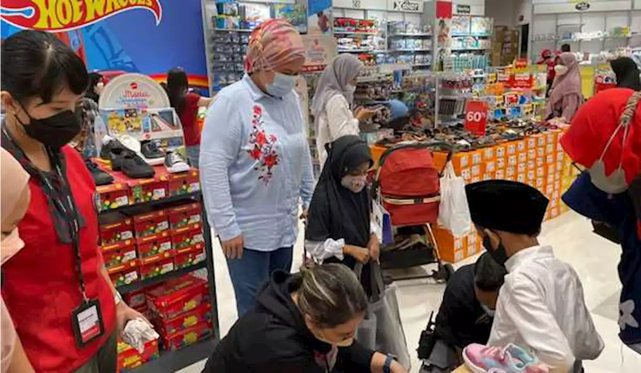 Supermal Karawaci Ajak Yatim Belanja Kebutuhan Lebaran