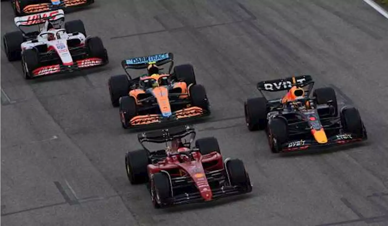 Susul Leclerc di Putaran Akhir Sprint Race, Verstappen Pimpin GP Emilia-Romagna