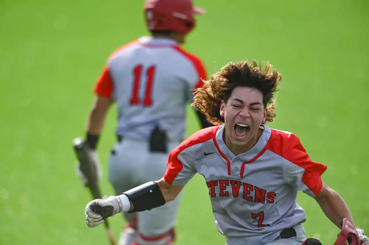 Stevens seals 29-6A title behind Cook’s one-hitter