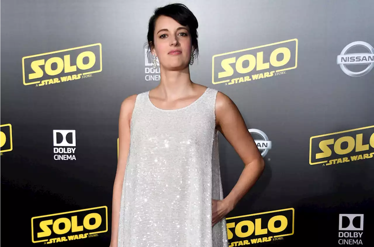 Great Outfits in Fashion History: Phoebe Waller-Bridge Sparkling in Adam Lippes