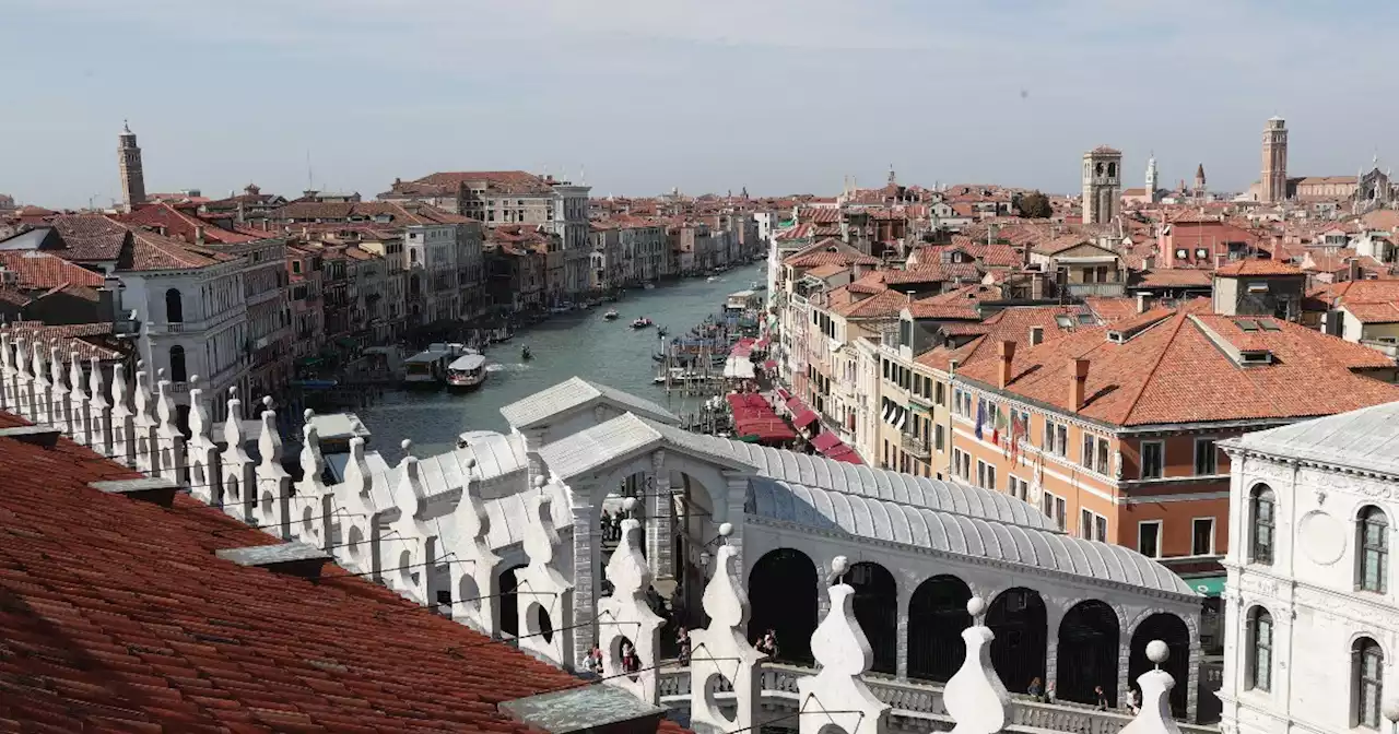 La svolta di Venezia dopo il boom di Pasqua: per entrare bisogna prenotare