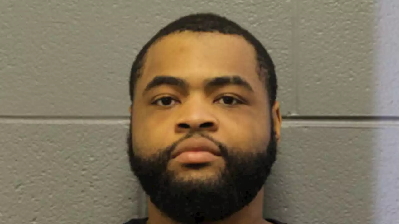 Cook County man shot woman through door of Chicago home, was arrested moments later: police