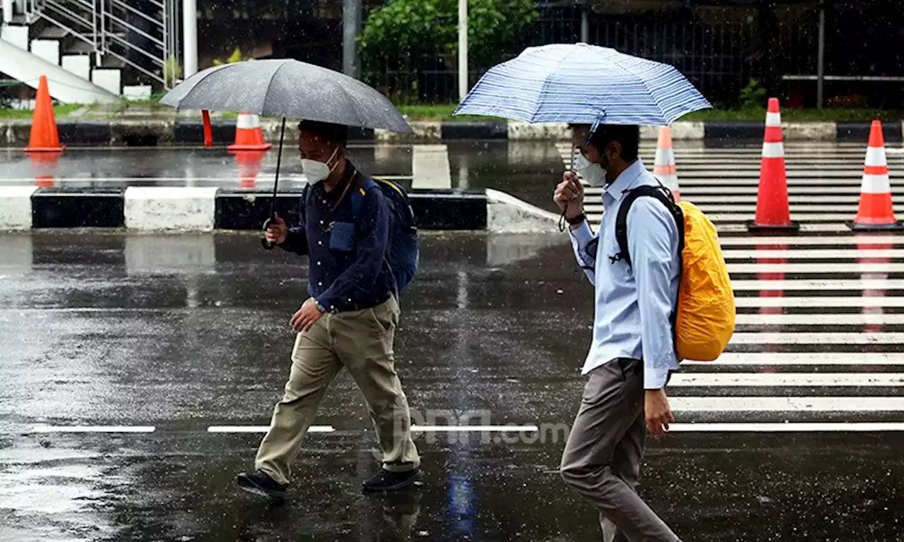 Prakiraan Cuaca Hari Ini, 8 Wilayah Hujan Lebat Disertai Petir, Waspada