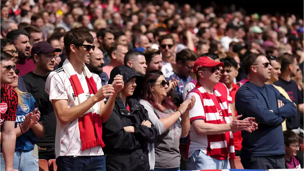 Arsenal fans pay touching tribute to Ronaldo as he returns after death of baby boy