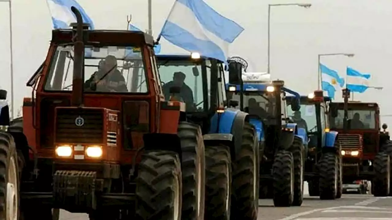 Opositores del campo realizan un tractorazo: para el Gobierno es 'por las dudas'