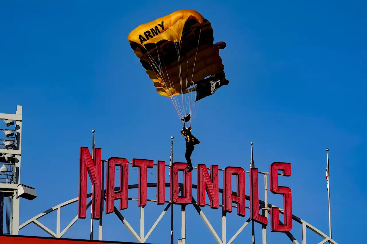 FAA Apologizes for Not Notifying Capitol Police About Nationals Park Parachute Drop