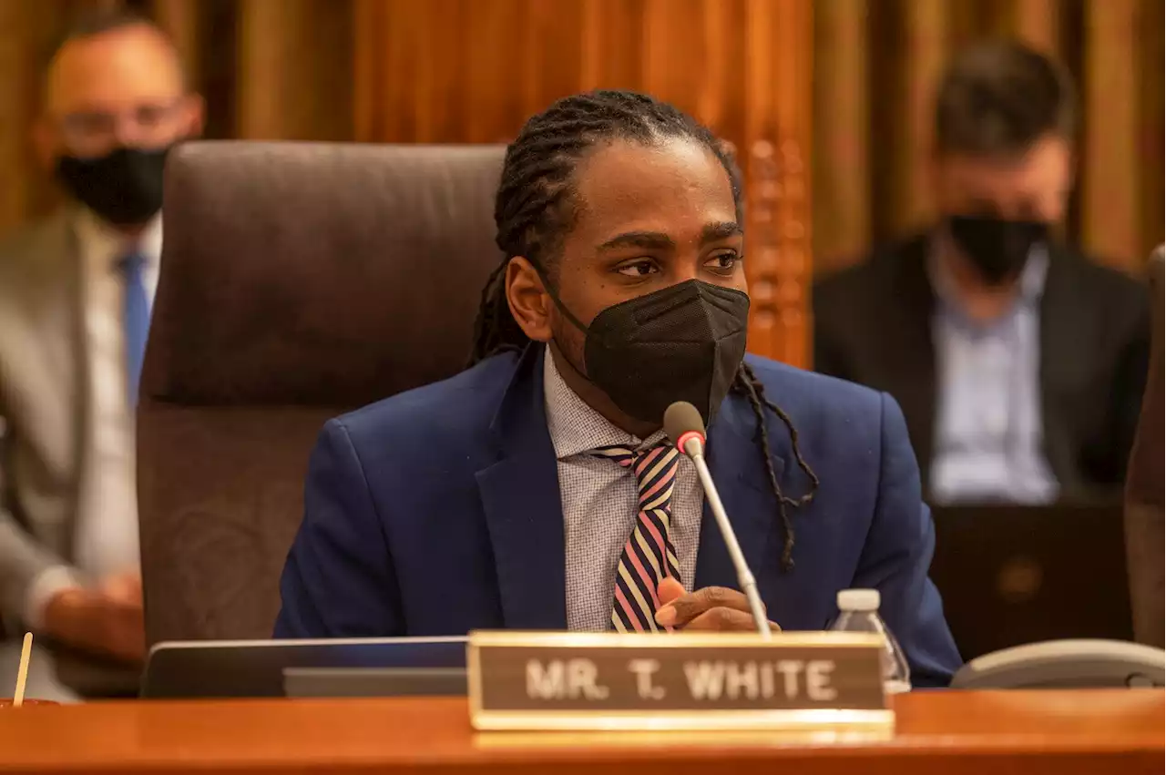 D.C. mayor race: Trayon White survives signature challenge from Robert White