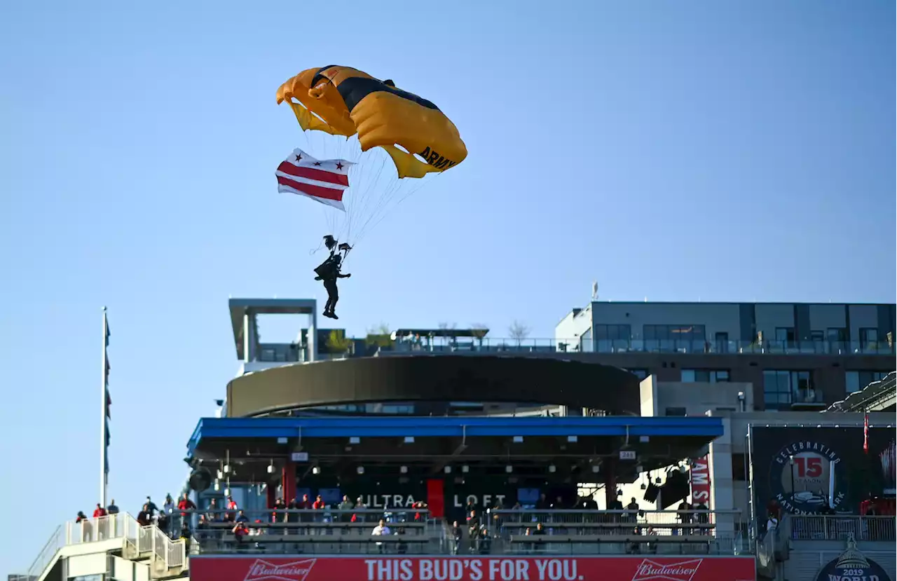 FAA apologizes for no advance warning before parachute jump, Capitol evacuation