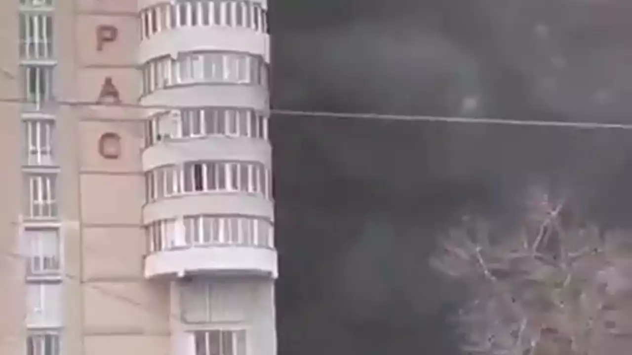 Odessa, bombe russe su un edificio residenziale. Ma per i russi è uno scalo militare