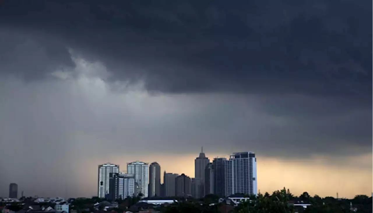 Prakiraan Cuaca BMKG, Antisipasi Hujan dan Petir di 5 Kota Ini