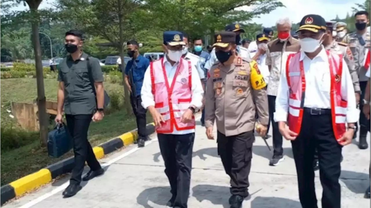 Cek Tol Kalikangkung, Menhub Budi Karya Imbau Masyarakat Mudik Lebih Awal