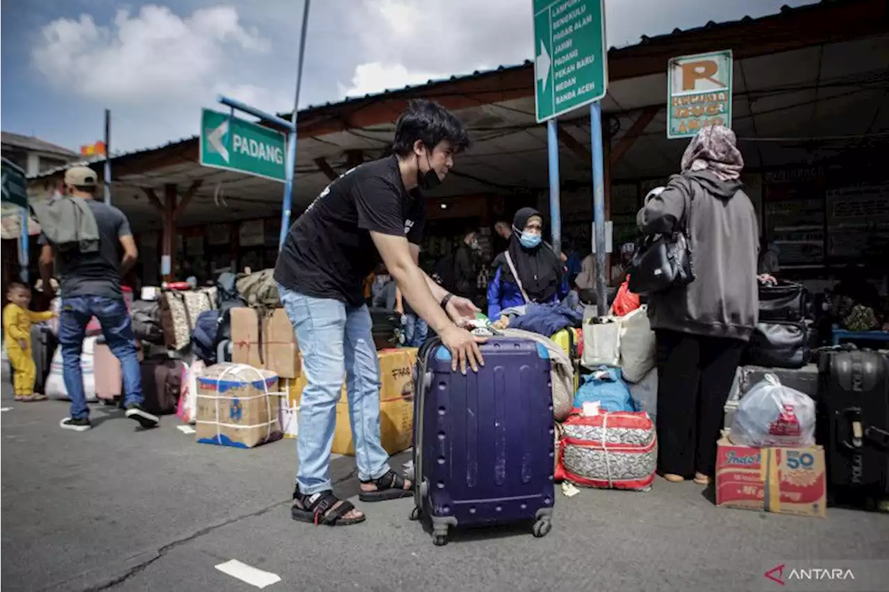 Jumlah penumpang Terminal Kalideres naik empat kali lipat