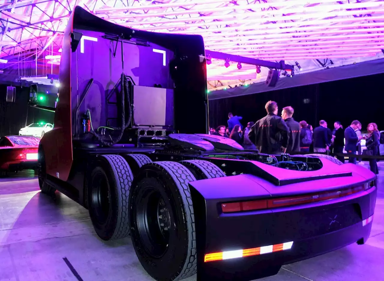 Tesla Considering 800 Volt Systems For Semi & Cybertruck