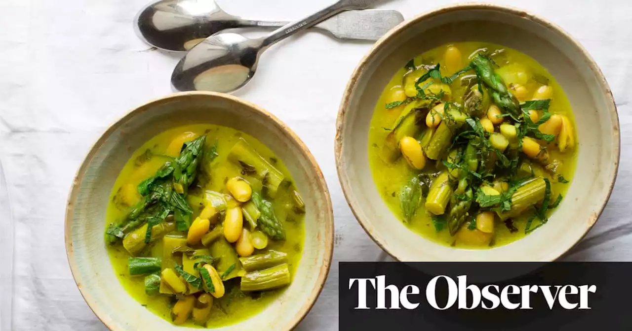 Nigel Slater’s recipes for asparagus and cannellini beans, and salmon with tomato