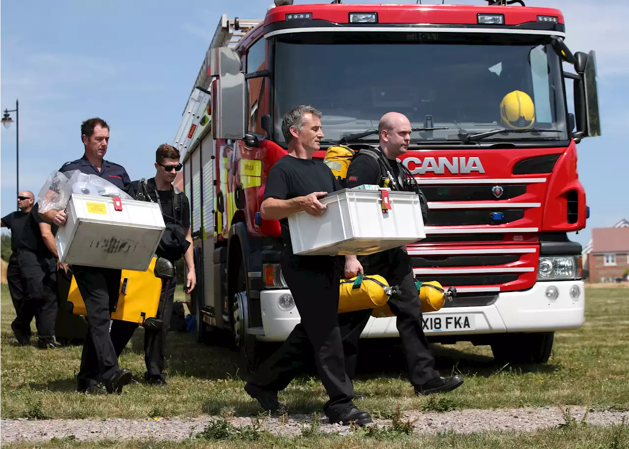 Large fire at Dorset heathland now surrounded and under control