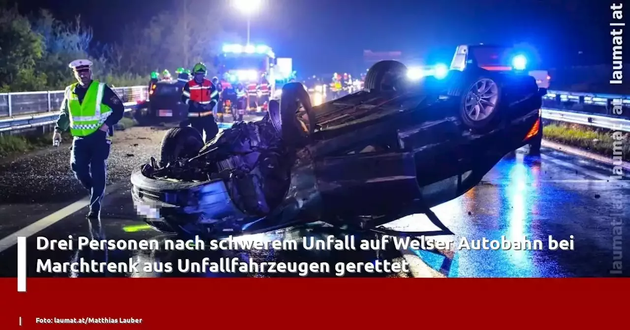 Drei Personen Nach Schwerem Unfall Auf Welser Autobahn Bei Marchtrenk Aus Unfallfahrzeugen