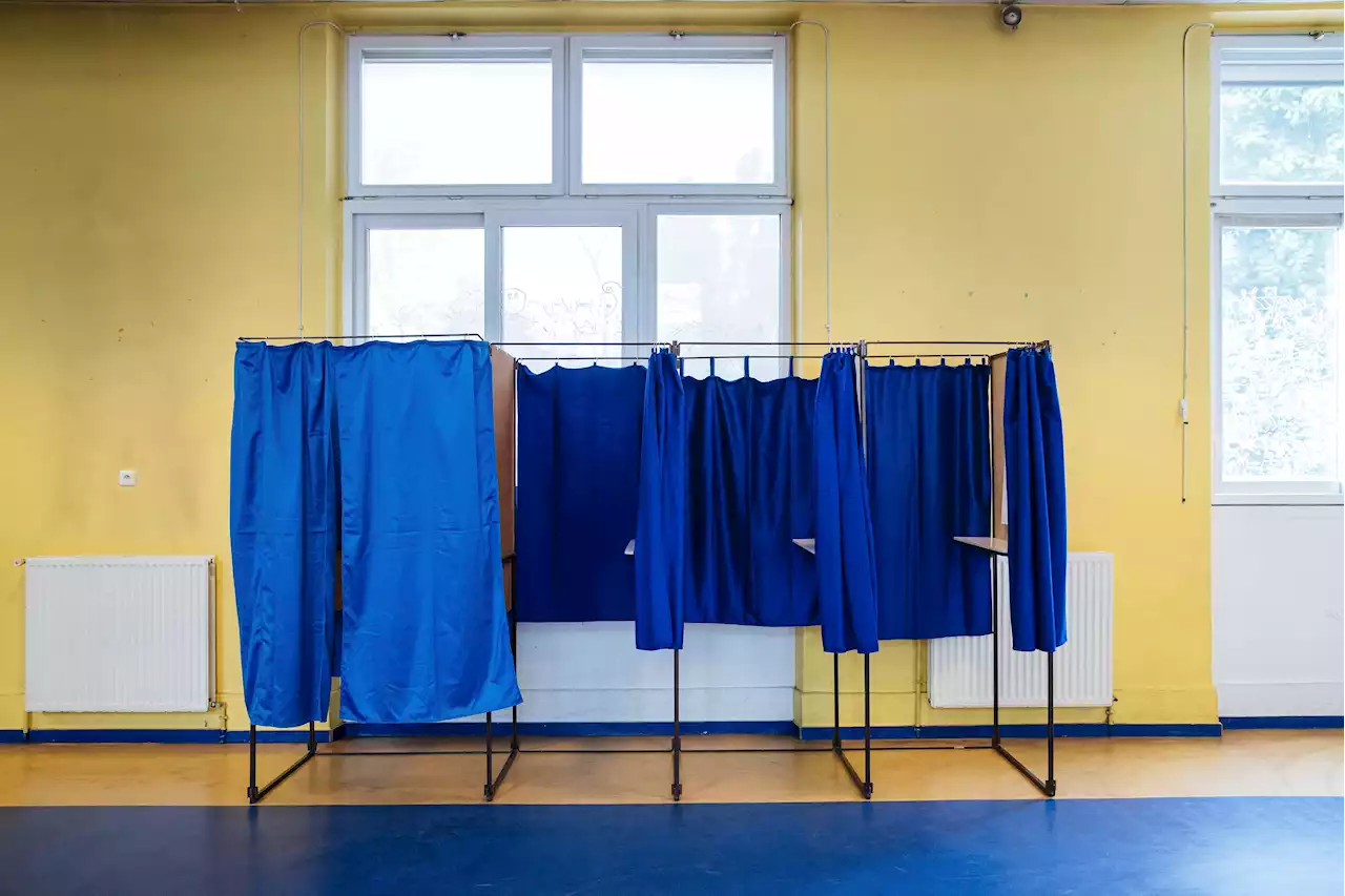 Marine Le Pen ou Emmanuel Macron? Les bureaux de vote sont ouverts en France métropolitaine