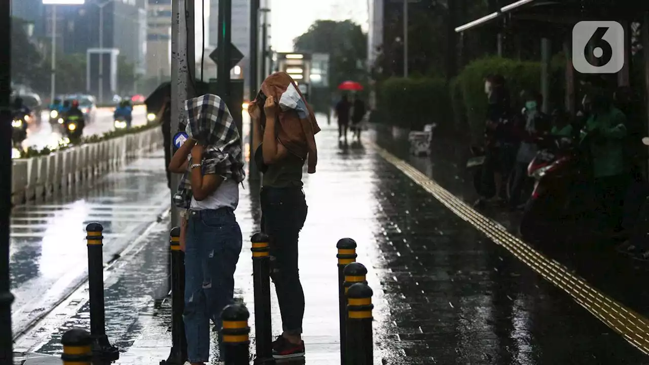 Cuaca Besok Senin 25 April 2022, Hujan Guyur Jabodetabek Siang sampai Malam