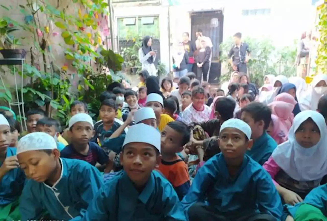 Gelar Buka Puasa Bersama Anak-anak di TBM Bukit Duri Bercerita