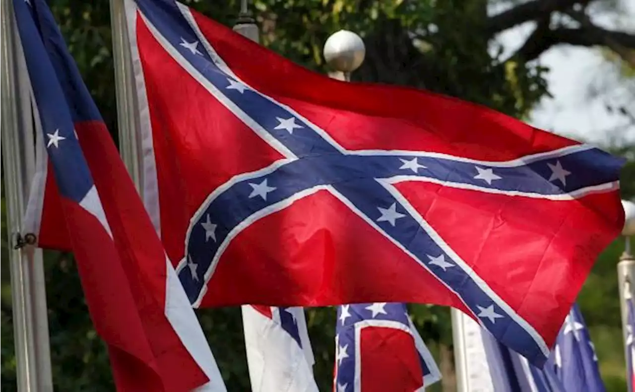 Tennessee county gets permission to remove Confederate flag