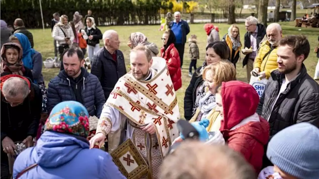 Flüchtlinge feiern Ostern im russisch-orthodoxen Kloster