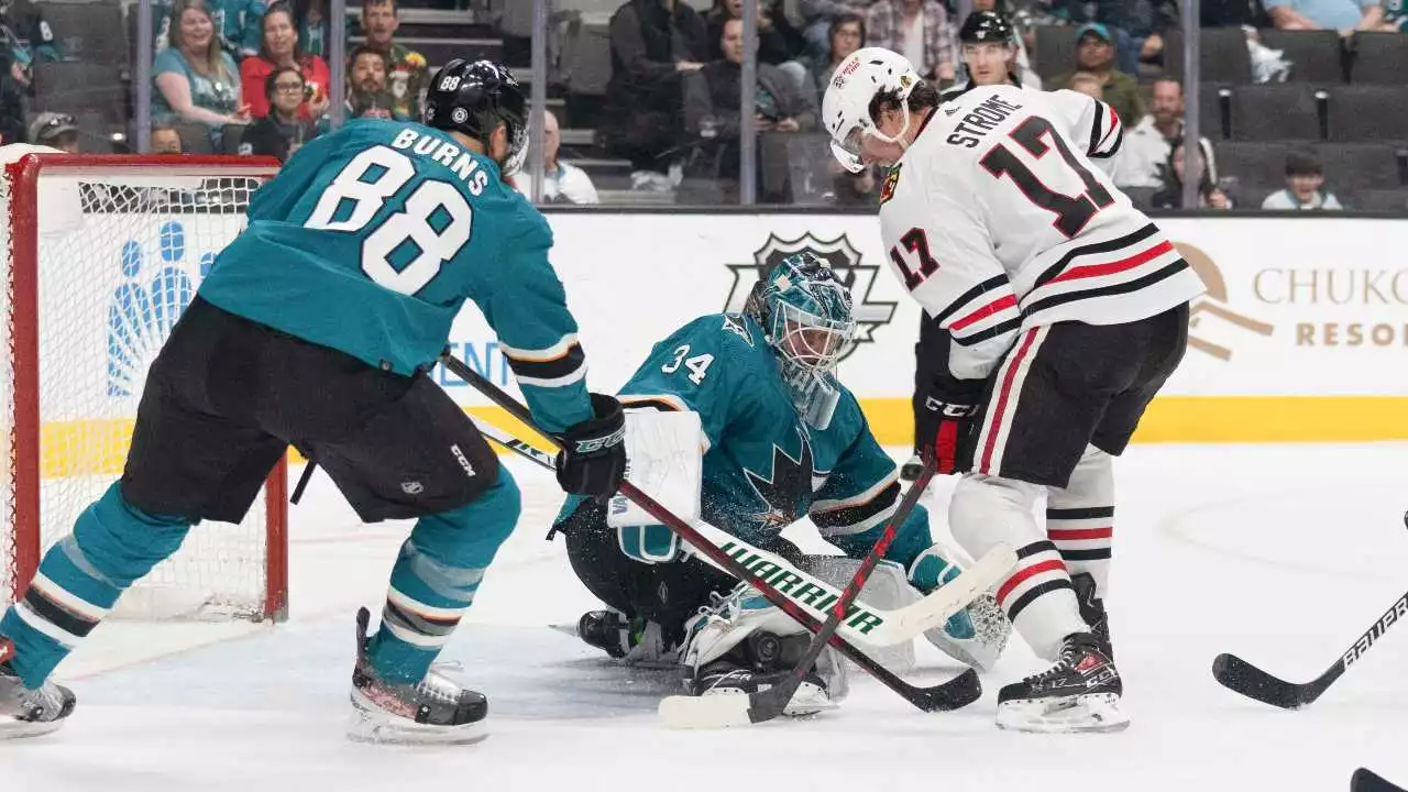 10 Observations: Blackhawks Wrap Up Road Trip With Loss to Sharks