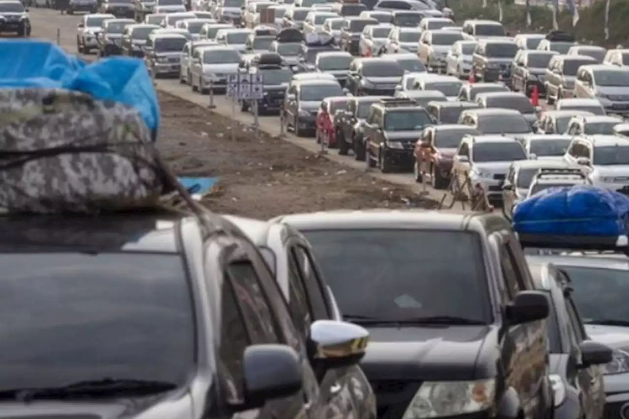 Jelang Lebaran 2022, Volume Kendaraan di Jalan Tol Jawa Timur Meningkat - Pikiran-Rakyat.com