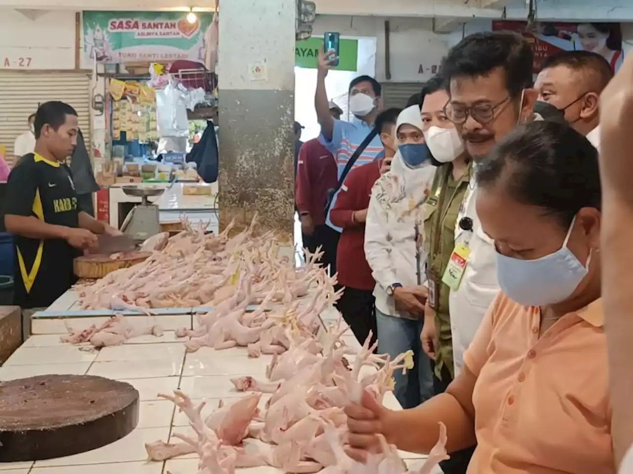 Sidak Pasar Kelapa Dua Tangerang, Mentan: Ketersediaan 12 Komoditas Pokok Aman |Republika Online