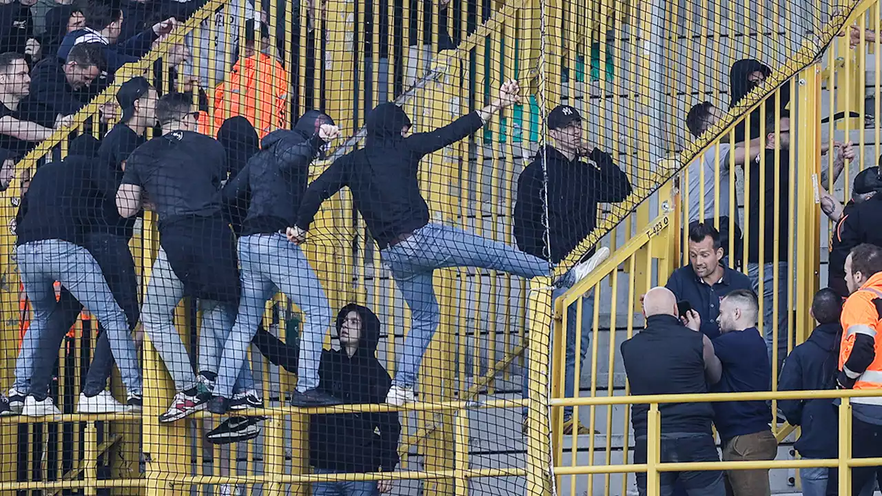 Ça a dégénéré: les supporters de l'Antwerp coupables de débordements après le match à Bruges (vidéo)