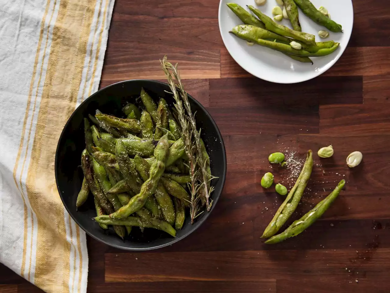 Fava Beans With Dill Salt Make a Great Springtime Snack