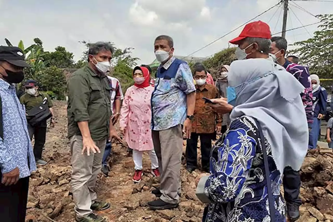 Dirjen Kebudayaan Tinjau Tembok Bekas Keraton Kartasura Dijebol Warga